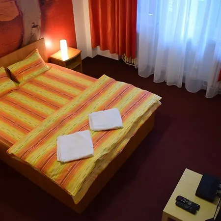 Arghezi Guest