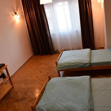 Arghezi Guest Homestay *