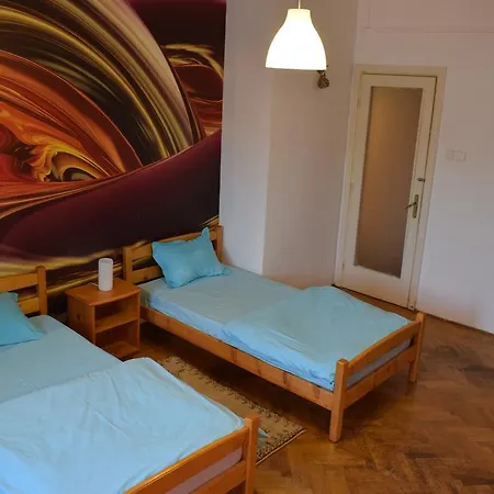 Arghezi Guest